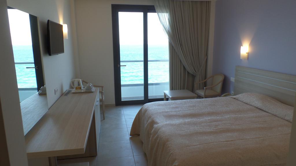 Rhodos Beach Hotel Стая снимка