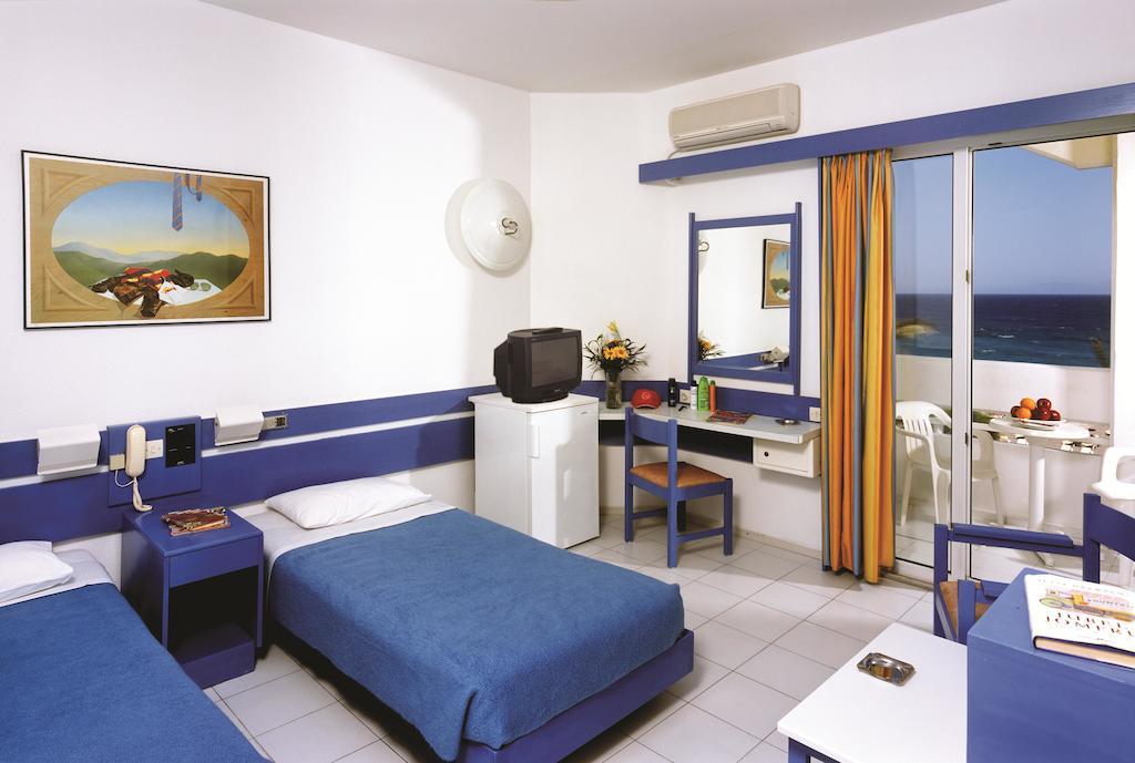Rhodos Beach Hotel Стая снимка